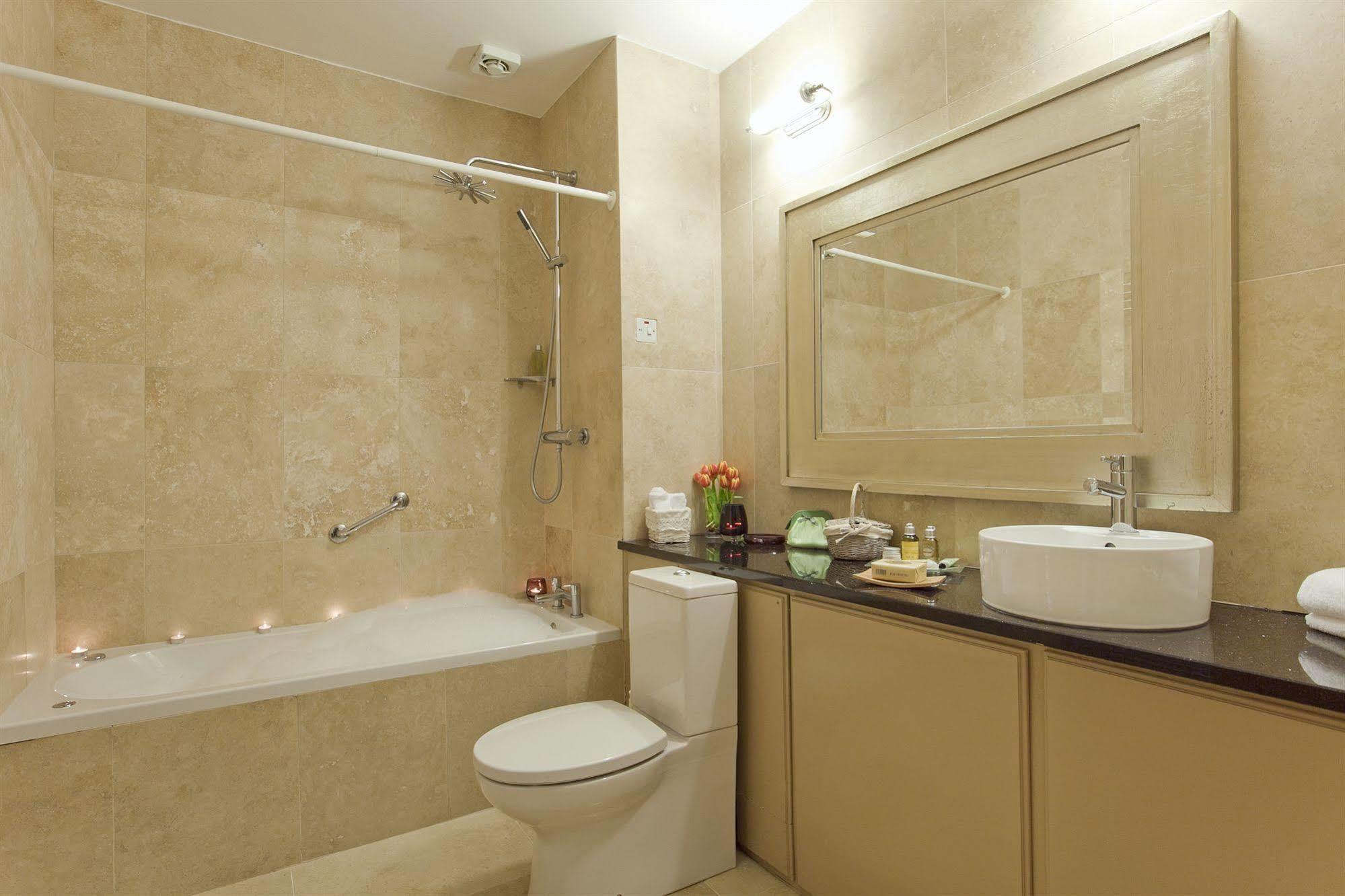 Riverside Park Hotel Макруум Екстериор снимка